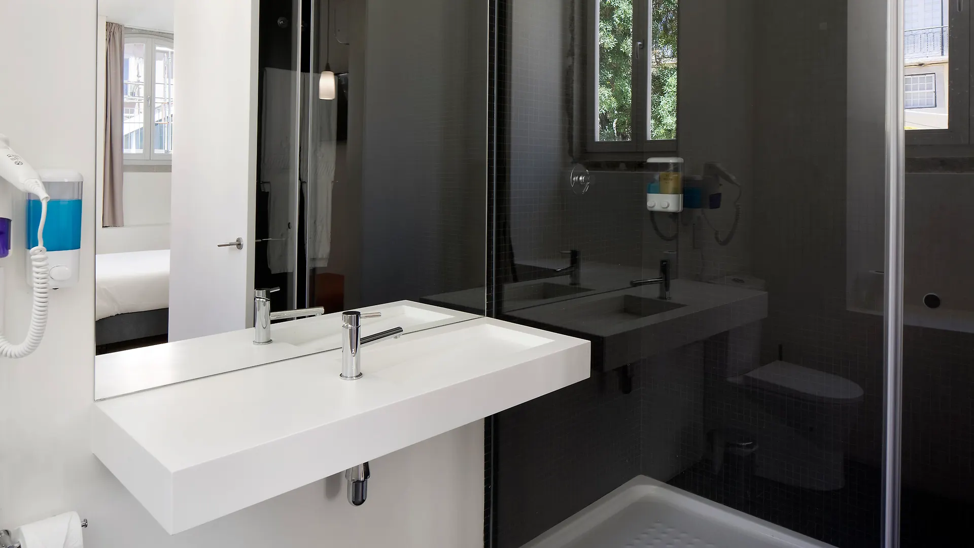 Ascensor Da Bica - Lisbon Serviced Apartments